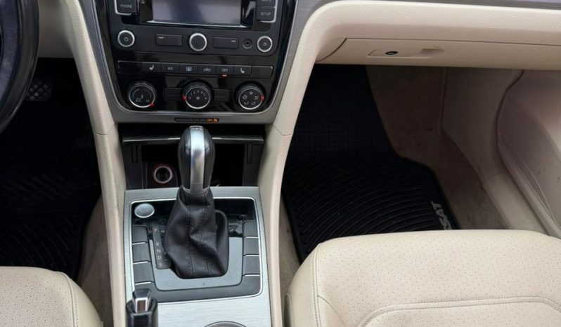 
								VOLKSWAGEN PASSAT full									