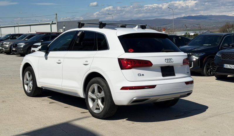 
								Audi Q5 full									