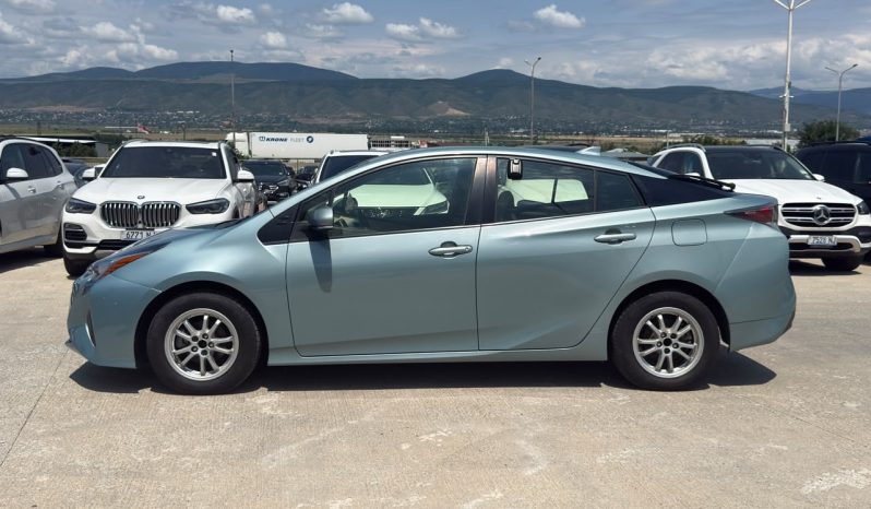 
								Toyota Prius full									