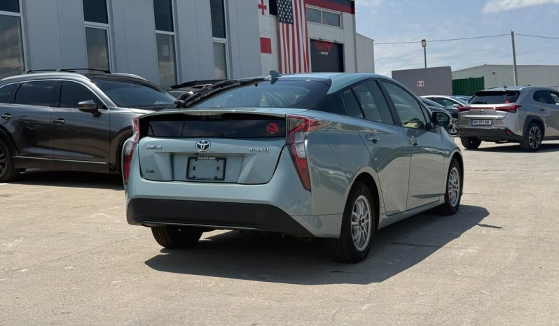 
								Toyota Prius full									
