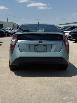 
										Toyota Prius full									