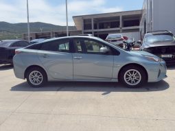 
										Toyota Prius full									