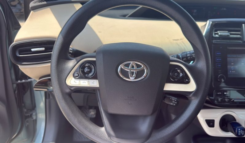 
								Toyota Prius full									