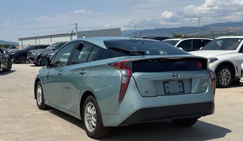 
								Toyota Prius full									