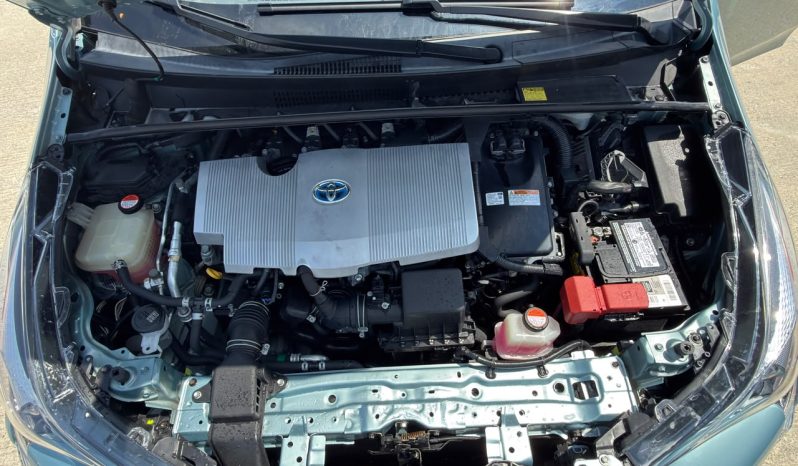 
								Toyota Prius full									