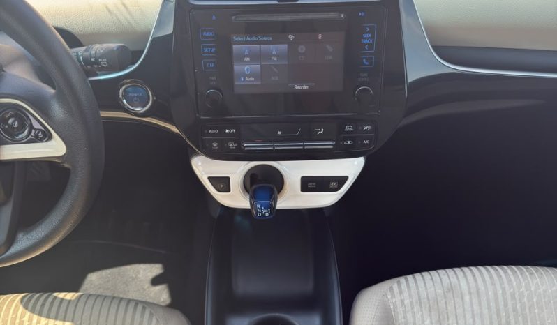 
								Toyota Prius full									
