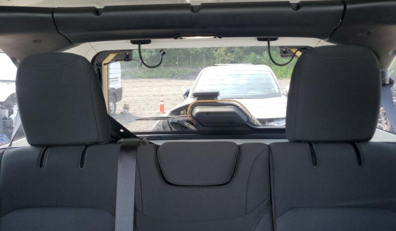 
								JEEP WRANGLER SAHARA full									