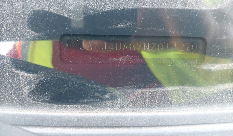 
								MITSUBISHI OUTLANDER full									