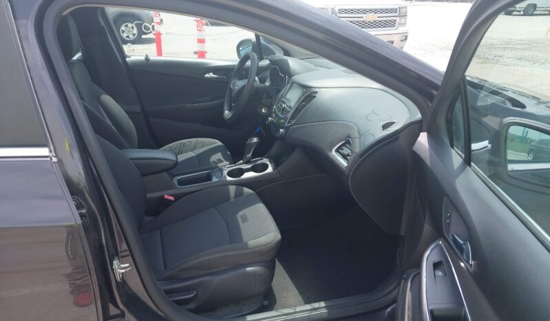 
								Chevrolet Cruze full									