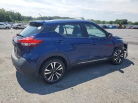 NISSAN KICKS SV