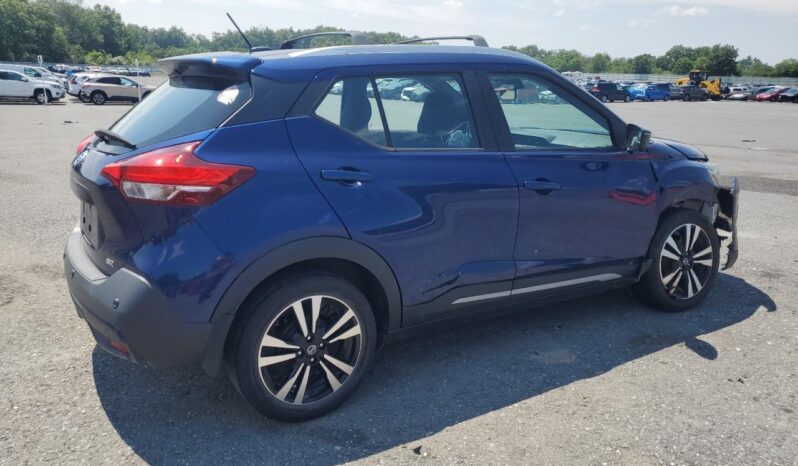 
								NISSAN KICKS SV full									