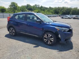 NISSAN KICKS SV