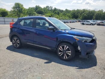 NISSAN KICKS SV