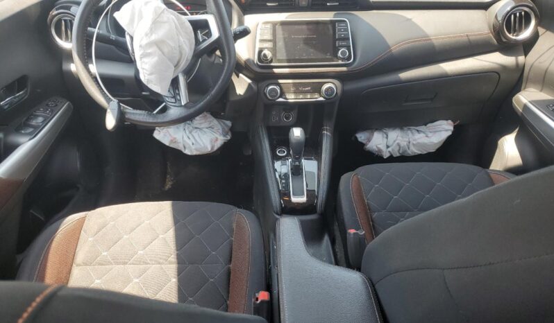 
								NISSAN KICKS SV full									