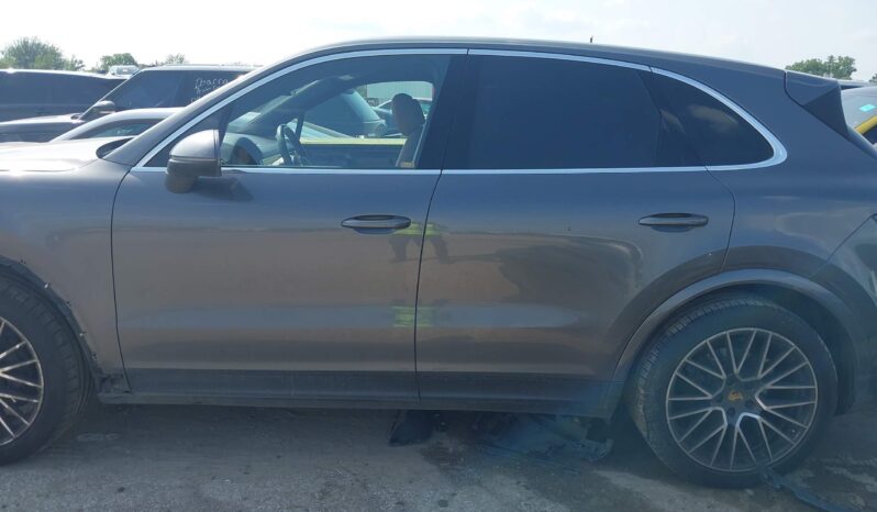 
								PORSCHE CAYENNE full									