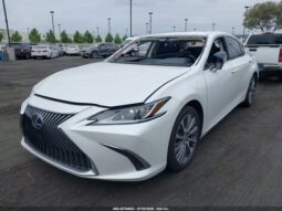 
										Lexus ES 300H full									