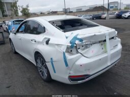
										Lexus ES 300H full									