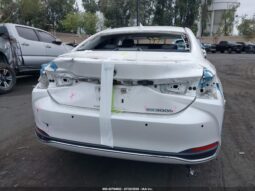 
										Lexus ES 300H full									