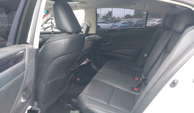 
								Lexus ES 300H full									