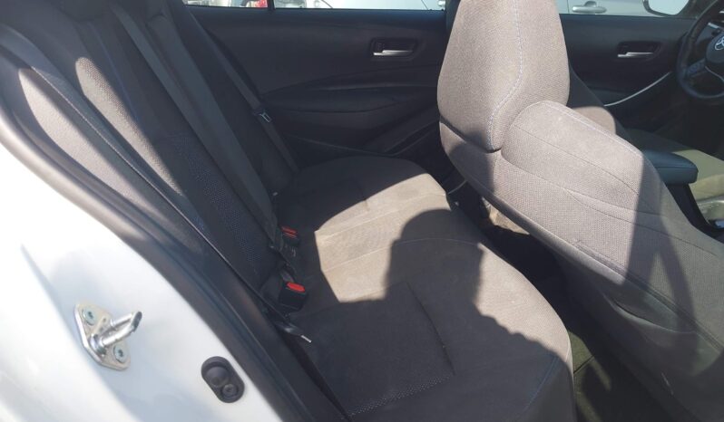 
								Toyota Corolla full									