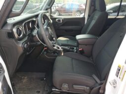 
										JEEP WRANGLER SAHARA full									