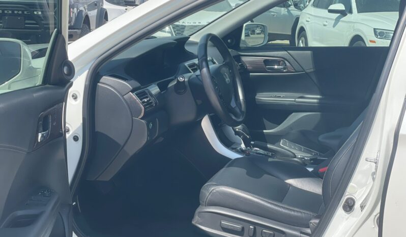 
								HONDA ACCORD HYBRID 2016 full									