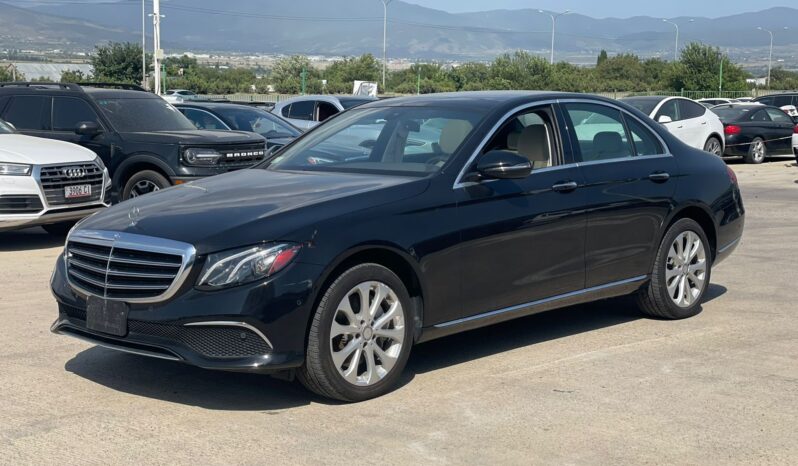 
								MERCEDES-BENZ E300 full									