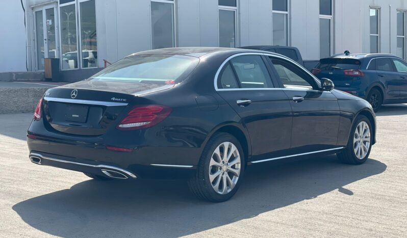 
								MERCEDES-BENZ E300 full									