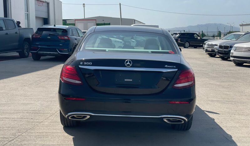 
								MERCEDES-BENZ E300 full									