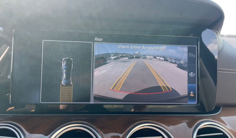
								MERCEDES-BENZ E300 full									