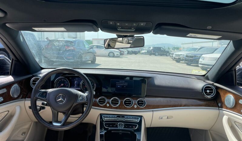 
								MERCEDES-BENZ E300 full									
