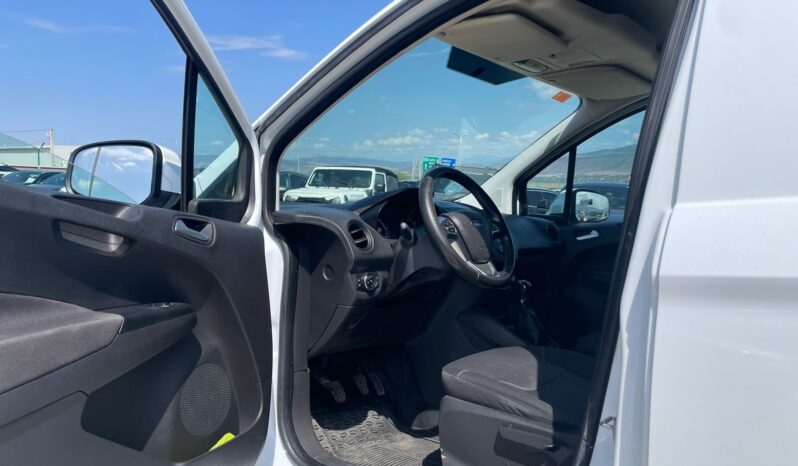 
								FORD TRANSIT COURIER full									