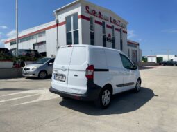 
										FORD TRANSIT COURIER full									