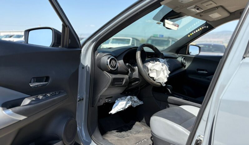 
								NISSAN KICKS full									