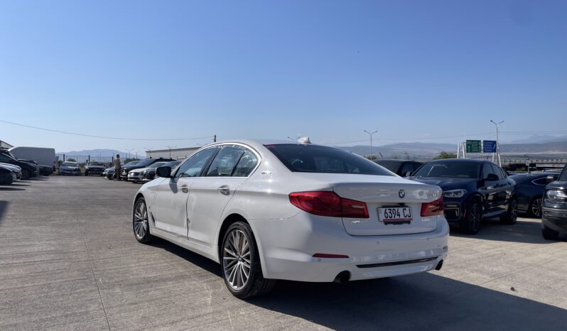 
								BMW 530e full									