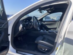 
										BMW 530e full									