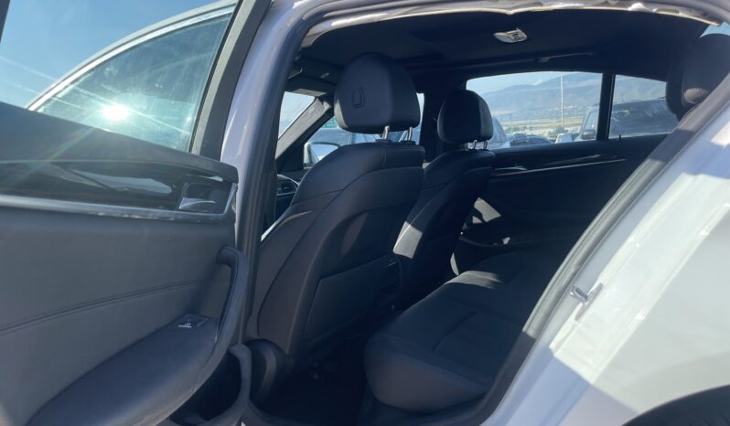 
								BMW 530e full									