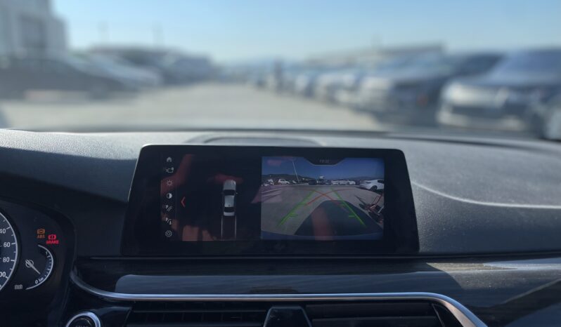 
								BMW 530e full									
