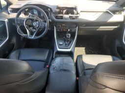 
										TOYOTA RAV4 full									