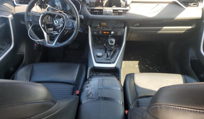 
								TOYOTA RAV4 full									