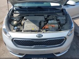 
										KIA Niro full									