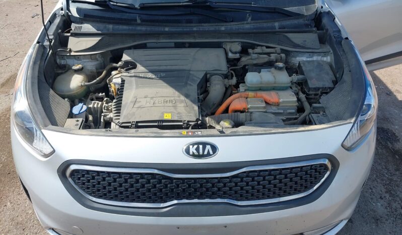 
								KIA Niro full									