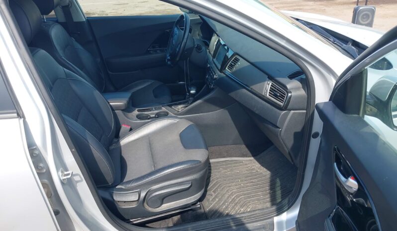 
								KIA Niro full									