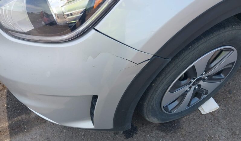 
								KIA Niro full									