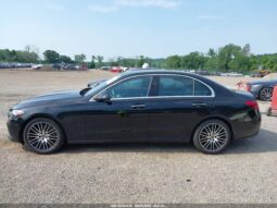 
										Mercedes-Benz C 300 full									