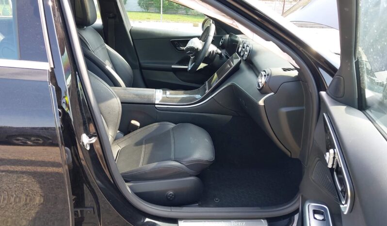 
								Mercedes-Benz C 300 full									