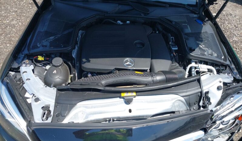 
								Mercedes-Benz C-Class full									