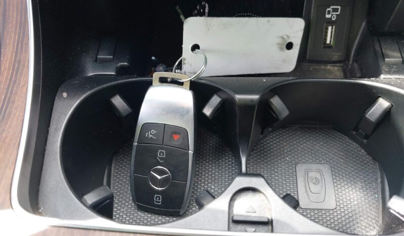 
								Mercedes-Benz C 300 full									
