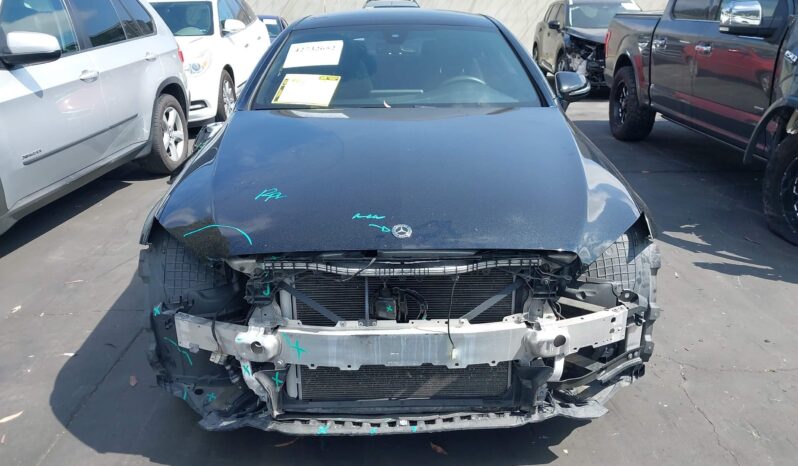 
								Mercedes-Benz C 300 full									