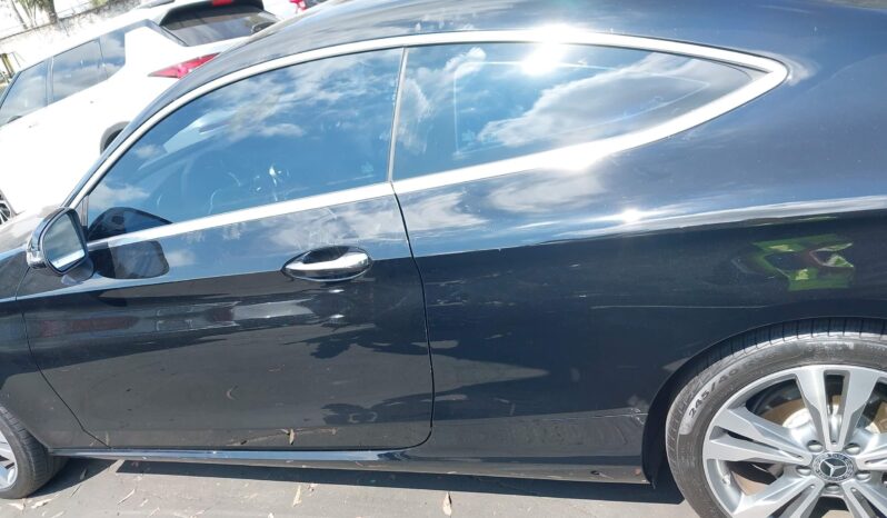 
								Mercedes-Benz C 300 full									